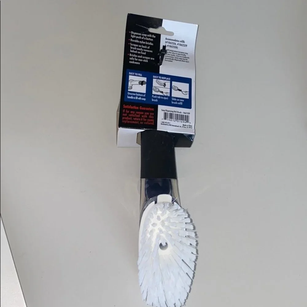 OXO Good Grips Soap Dispensing Dish‎ Brush